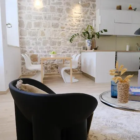 Little Backyard Apartment
